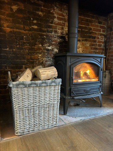 Square grey wash - wicker, log